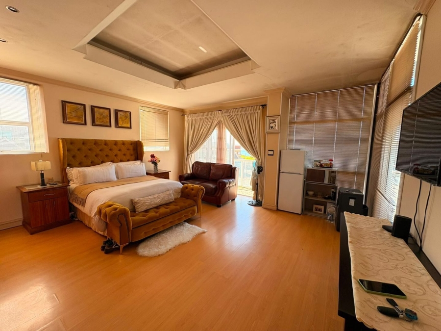 7 Bedroom Property for Sale in Quigney Eastern Cape